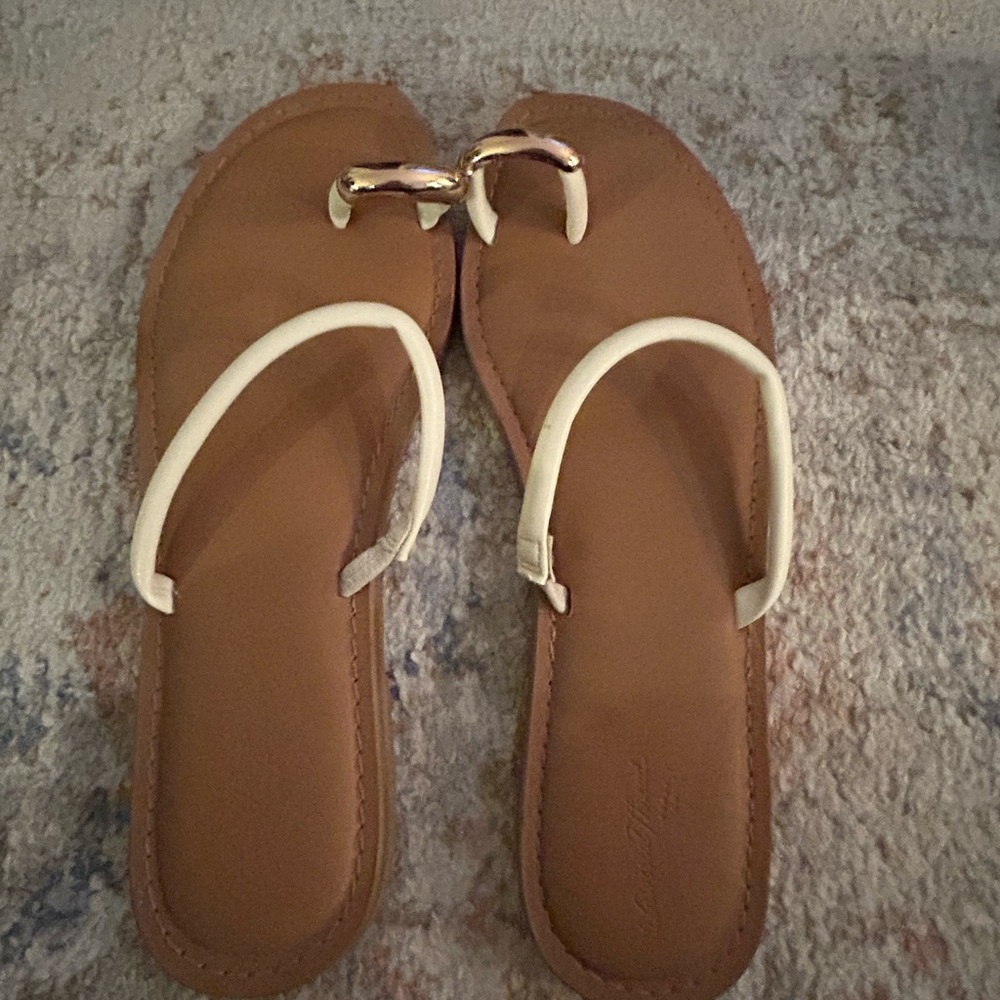 Universal Thread Tan and Cream Sandals